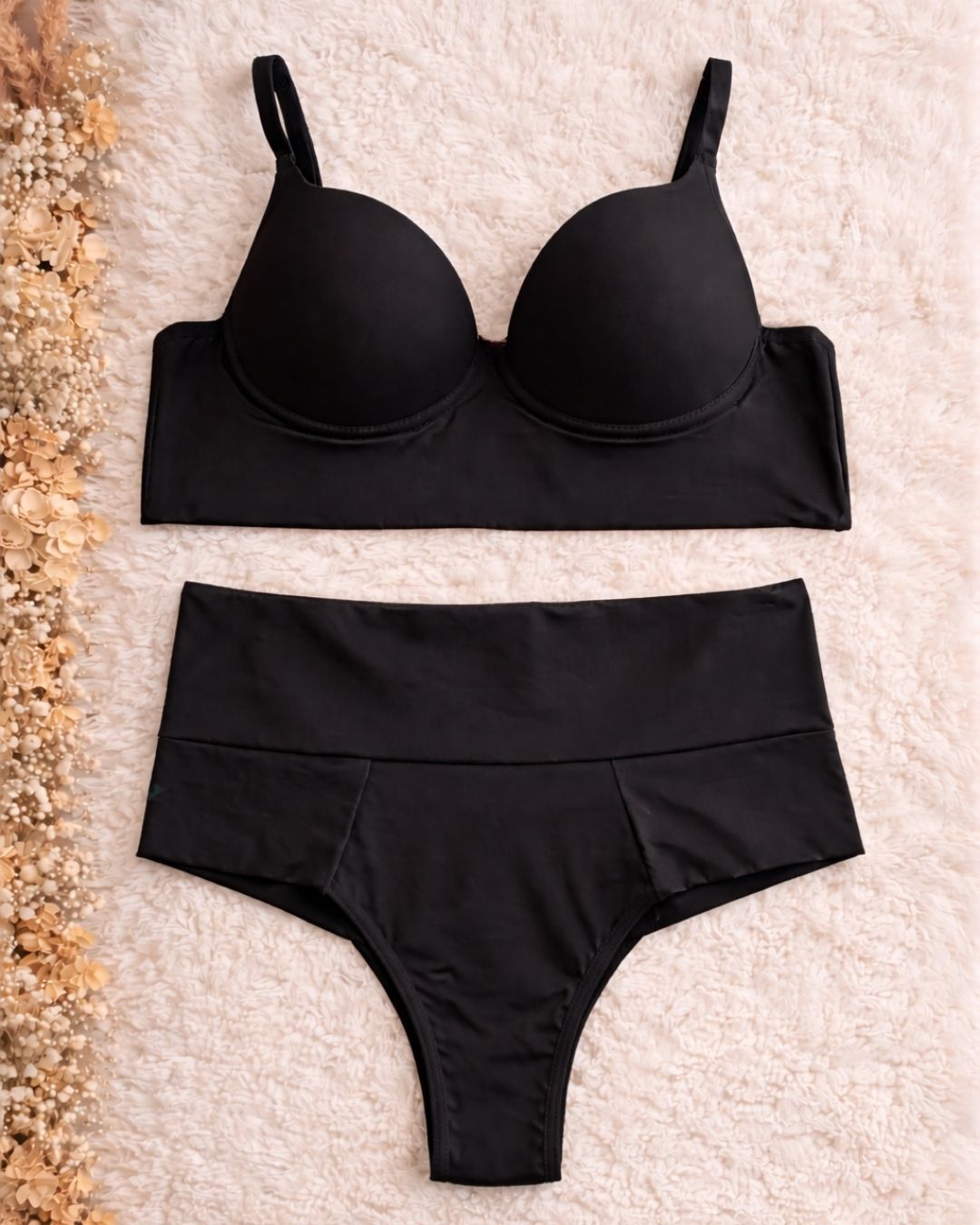 conjunto de lingerie com sutiã reforçado calcinha fio duplo preto